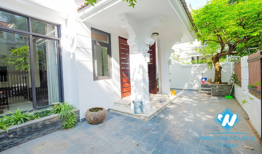  Modern and well renovated 4-bedrooms house in the quiet T block Ciputra